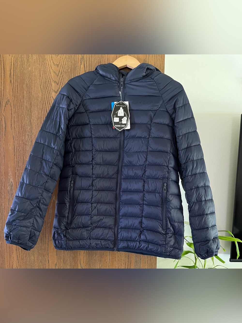 NWT Women’s  Spyder Puffer Packable Jacket L